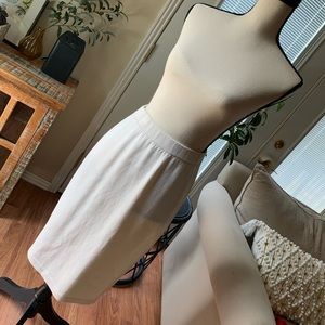 ST JOHN Caviar Size 4 Ivory High Waited Skirt EUC